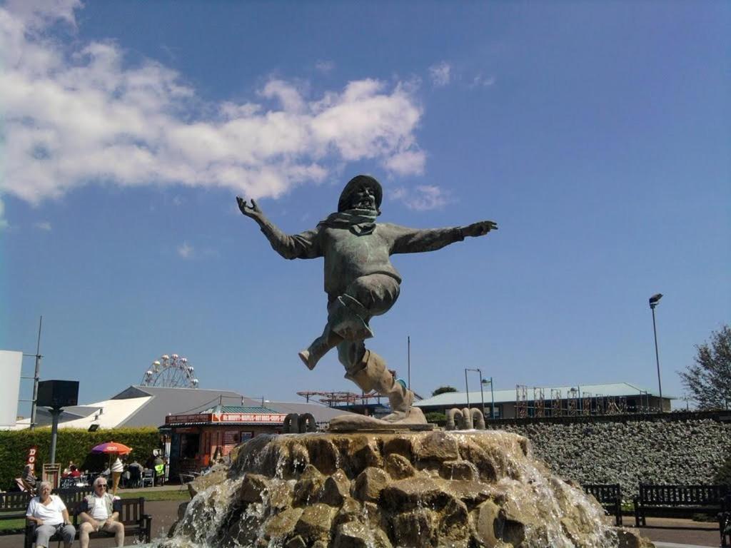 The Sherwood Skegness Bagian luar foto